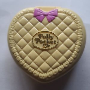 Vntg 1994 Bluebird Quilted Yellow Heart Polly Poc.